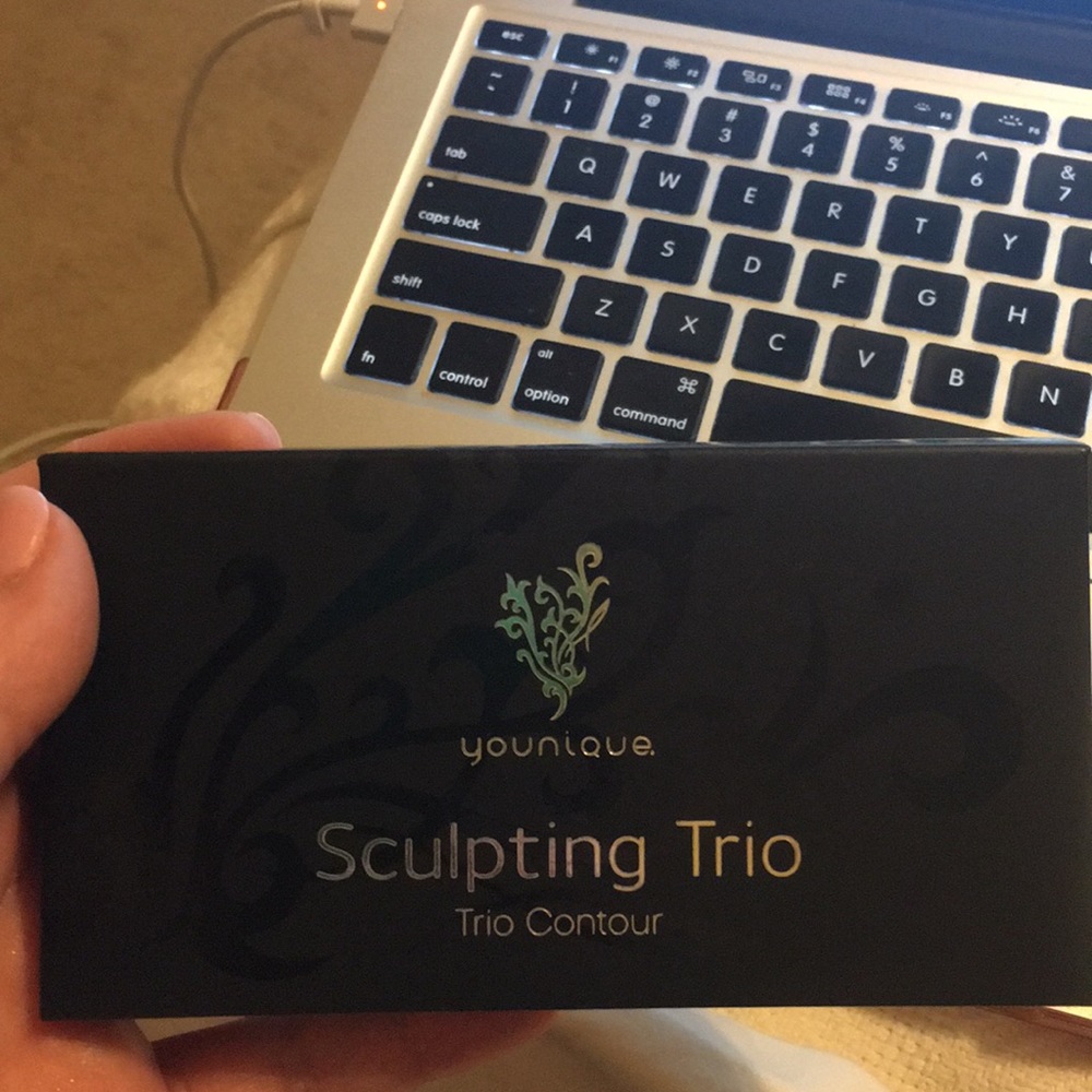 Younique sculpting trio
